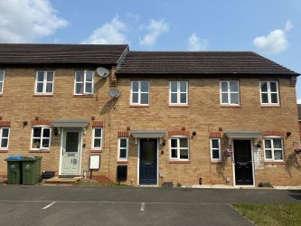 2 bedroom mid terraced town house in Coventry