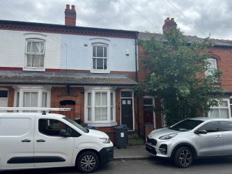 2 bedroom mid terraced property in Sparkhill