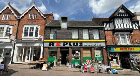 Freehold town centre retail investment in Evesham