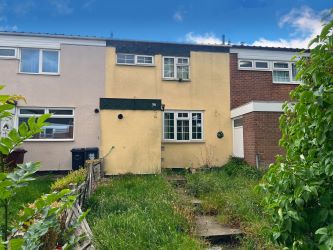 3  bedroom mid terraced house in Chelmsley Wood