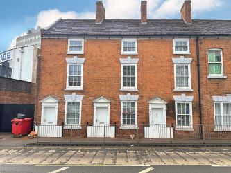 4 bedroom three storey mid terraced property in Walsall 