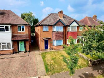 3 bedroom semi detached house in Kings Norton