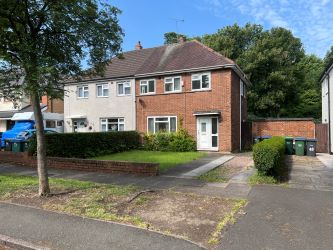 4 bedroom semi detached house in West Bromwich