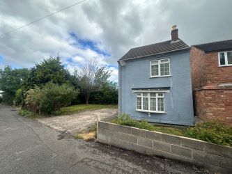 2 bedroom detached house in Swadlincote