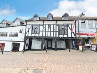 A freehold mixed use property in Evesham