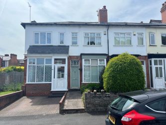 2 bedroom mid terraced house in Wylde Green, Sutton Coldfield
