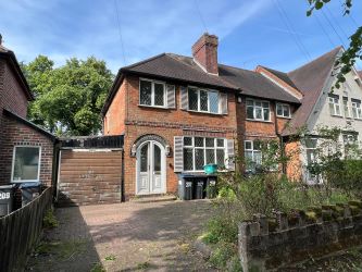 3 bedroom end terraced house in Hall Green