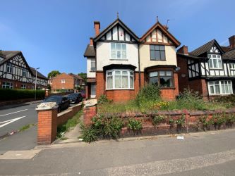 7 bedroom semi detached property in Wednesbury