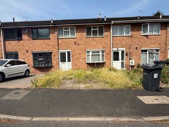 3 bedroom mid terraced house in Birmingham
