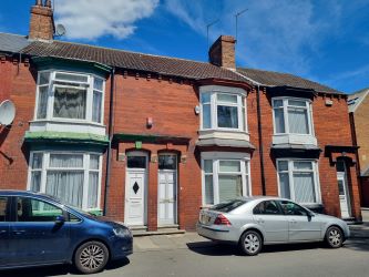 3 bedroom mid terraced house in Middlesbrough