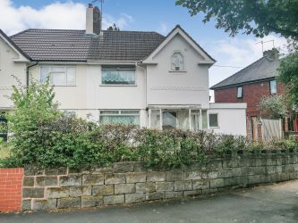 3 bedroom semi detached house in Wednesbury