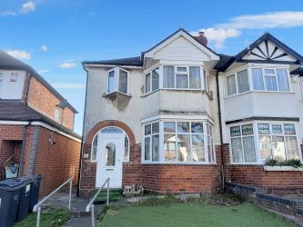 3 bedroom semi detached house in Birmingham