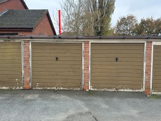 Lock up garage in Longbridge