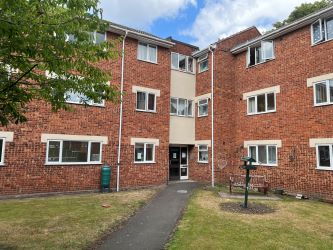 Ground floor flat in Walsall