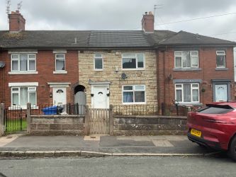 3 bedroom mid terraced proeprty in Stoke On Trent 