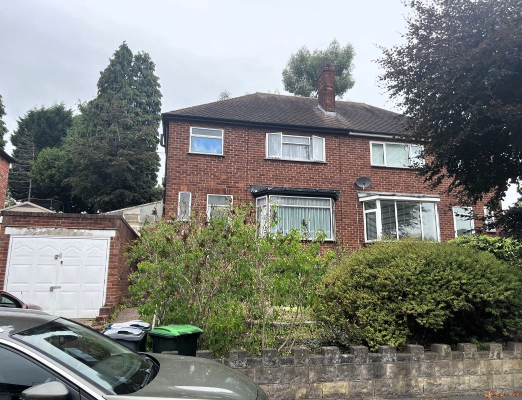 3 bedroom semi detached property in West Bromwich