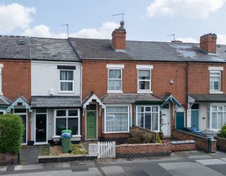 2 bedroom mid terraced property in Bearwood