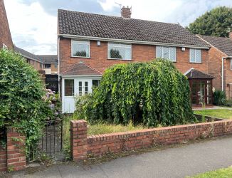 3 bedroom semi detached house in Bilston