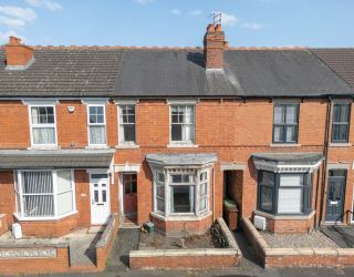 3 bedroom mid terraced period property in Newbridge