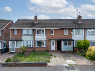 A leasehold three bedroom mid terrace property in Selly Oak