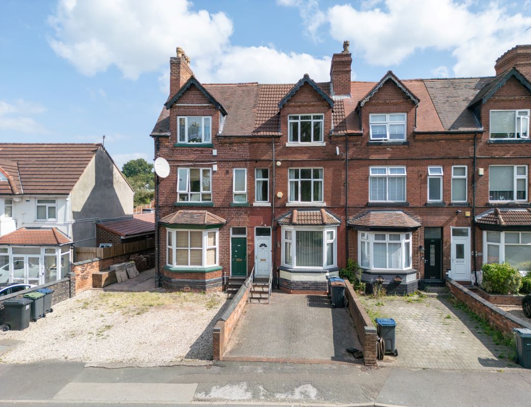 4 bedroom mid terraced property in Erdington