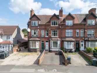 4 bedroom mid terraced property in Erdington 