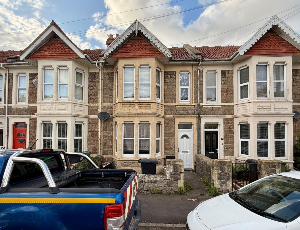 Vacant Freehold Five Bedroom Mid Terraced Property