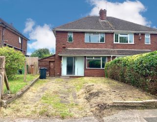 3 bedroom semi detached house in Wednesbury