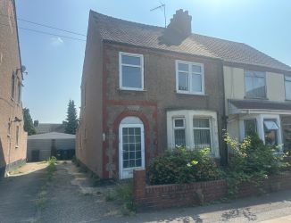3 bedroom semi detached house in Covenrtry