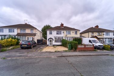 3 bedroom semi detached house in Wolverhampton