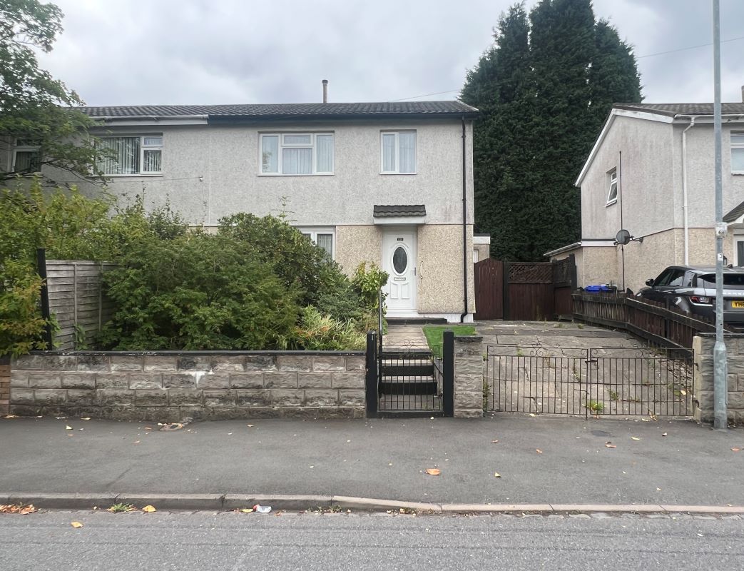 3 bedroom semi detached house in Stoke on Trent