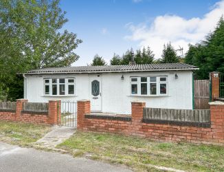 2 bedroom detached bungalow in Willenhall