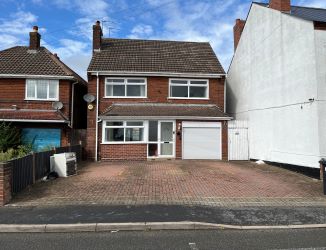 3 bedroom detached house in Upper Gornal, Dudley