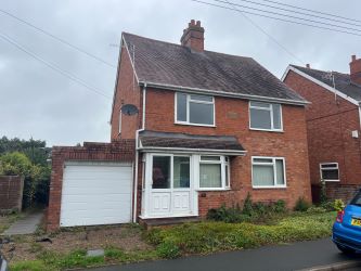 A 3 bedroom detached property in Catshill, Bromsgrove.