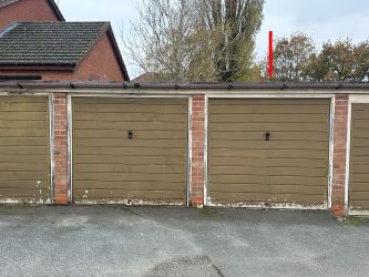 Lock up garage in Longbridge