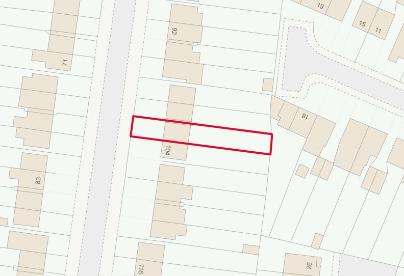 3 bedroom mid terraced house in Longbridge