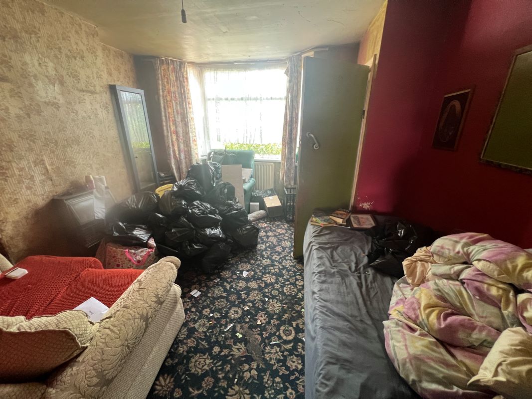 3 bedroom mid terraced house in Longbridge