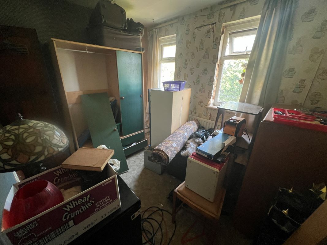 3 bedroom mid terraced house in Longbridge