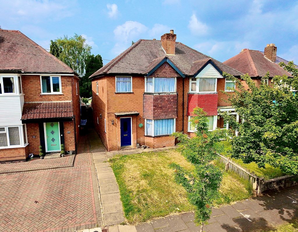 3 bedroom semi detached house in Kings Norton