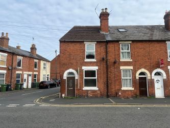 3 bedroom end terraced house in Kidderminster