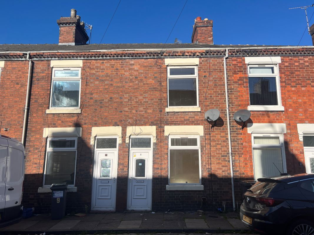 2 bedroom mid terraced property in Stoke on Trent