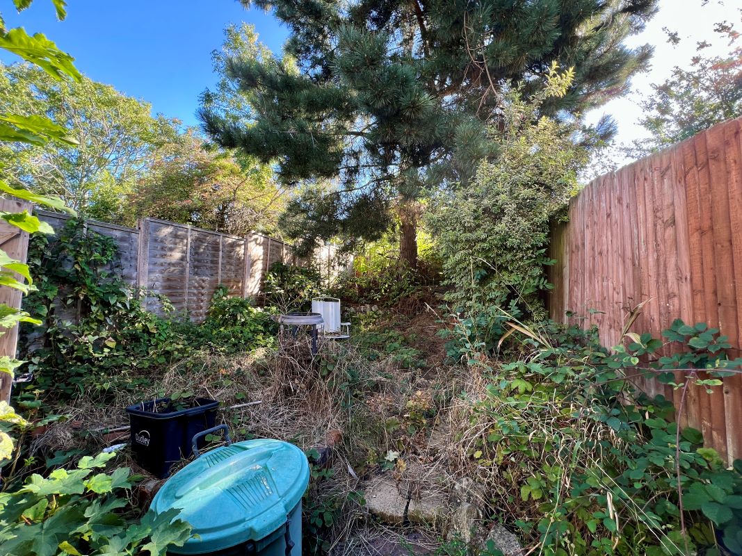 4 bedroom mid terraced property in Brierley Hill