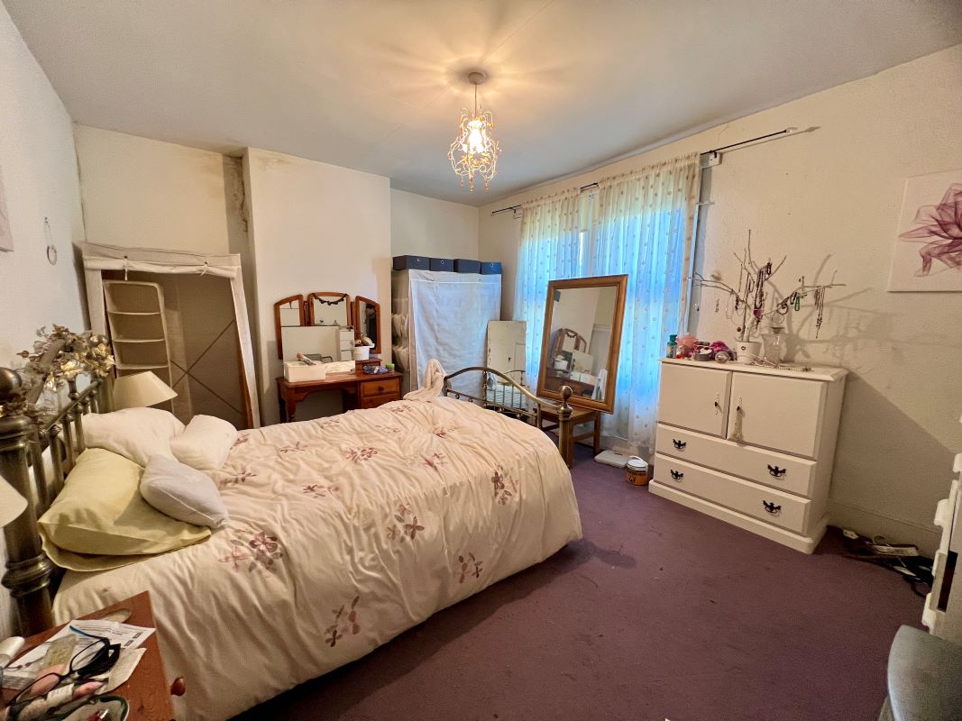 4 bedroom mid terraced property in Brierley Hill