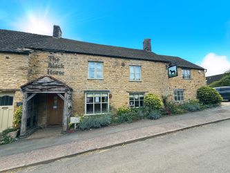 Freehold Cotswold public house in Salford, Chipping Norton