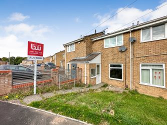 3 bedroom mid terraced house in Nuneaton