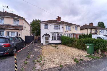 3 bedroom semi detached house in Wolverhampton