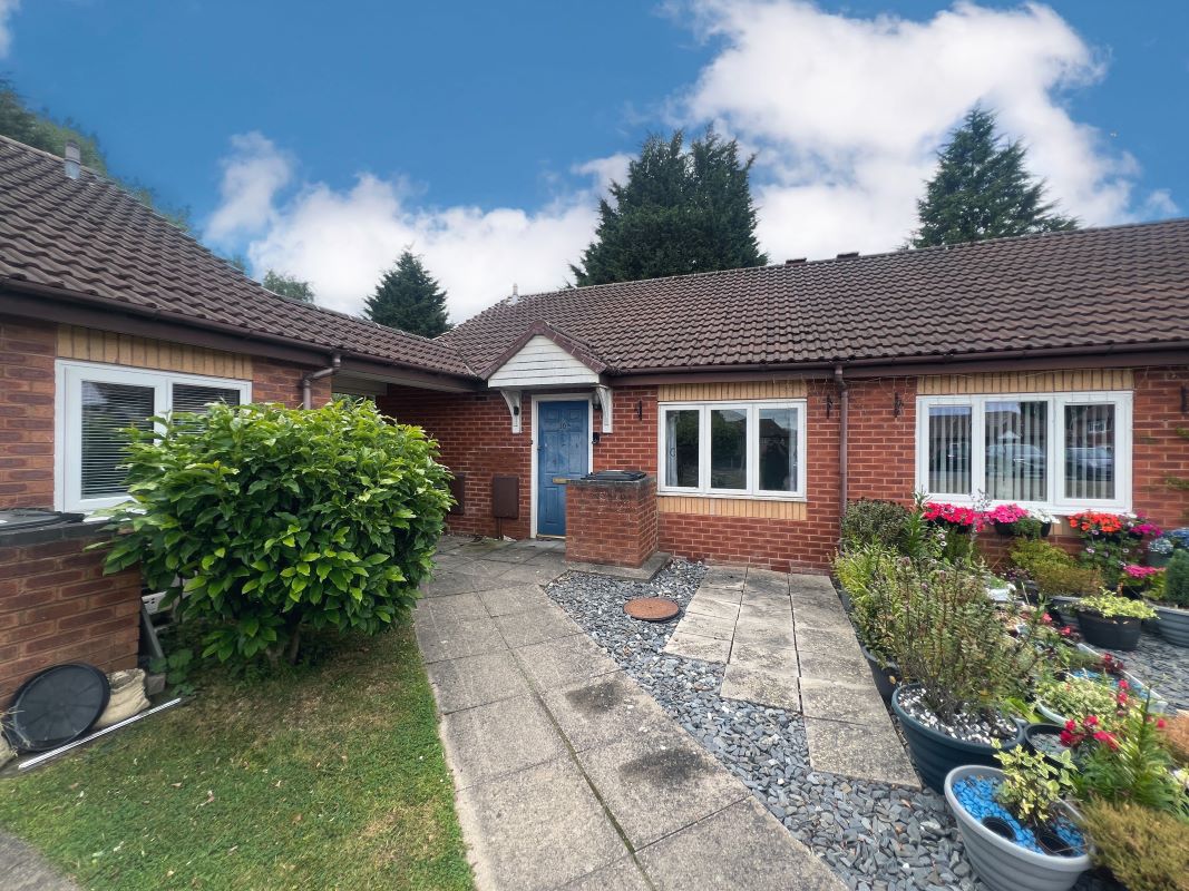 2 Bedroom End Terraced Bungalow