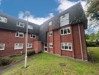 Vacant first floor flat in Cannock