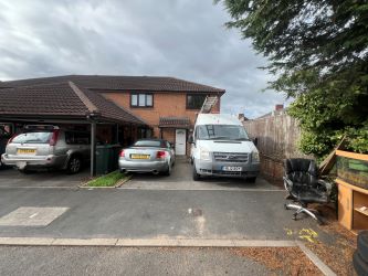 A 2 bedroom end terraced property in Coventry.