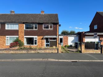 3 bedroom semi detached property in Stratford-upon-Avon